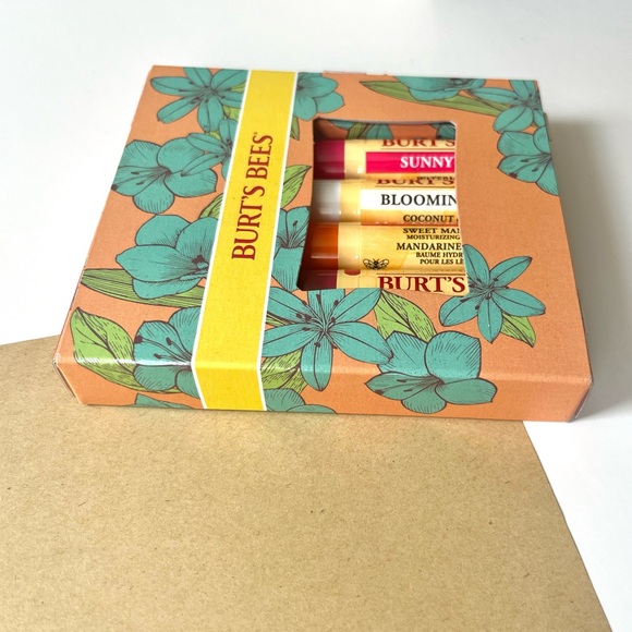 🏷️ Burt’s Bees set of 4 moisturizing lip balm - Picture 4 of 10